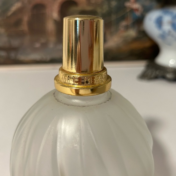 Lampeberger Paris White Frosted Swirl Oil Lamp - Picture 4 of 5